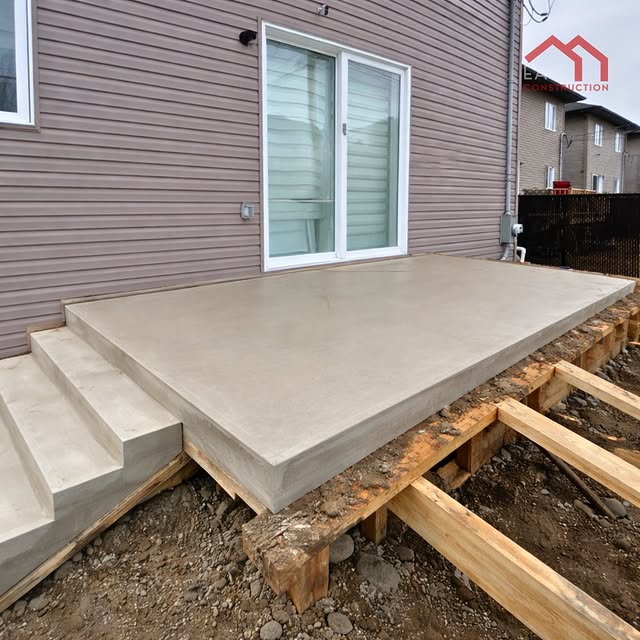 Projet Coulage de béton à Escalier d'entrée en béton · Laval
