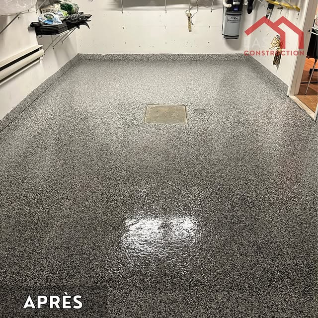 Projet Revêtement époxy à Garage flake gris · Longueuil