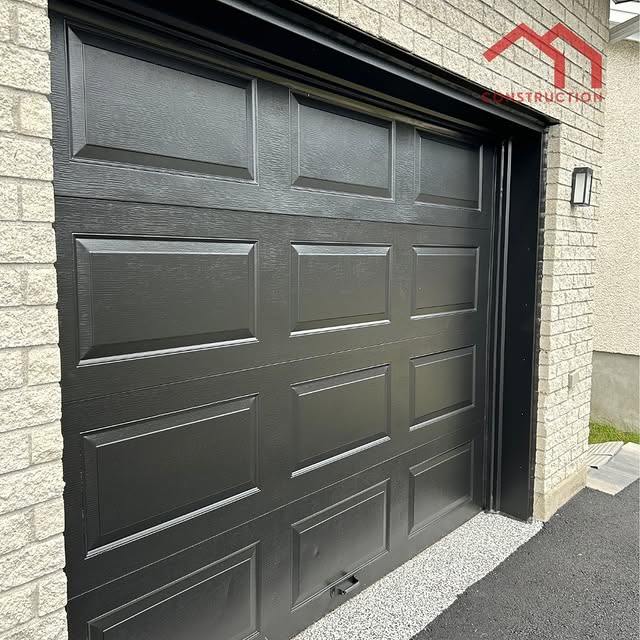 Projet Peinture extérieure à Aluminium farineux remis à neuf · Laval